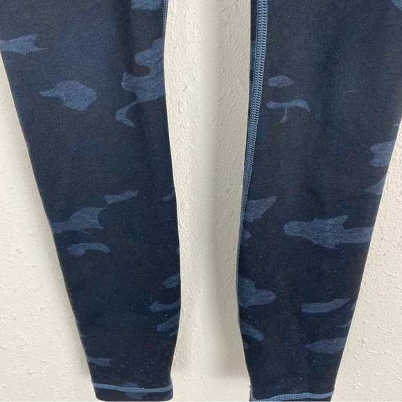 Lululemon WunderUnder Blue Camo Yoga Exercise Pants - Picture 8 of 8